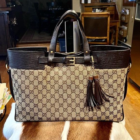 🚫SOLD🚫Gucci Tote😍Rare Beautiful bag😍 16”x18”x10” EUC - Picture 4 of 16